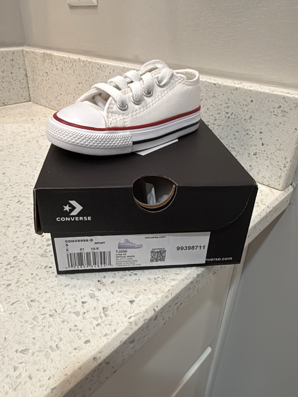 Converse Kids White Canvas Low Top Sneakers with Red Stripe